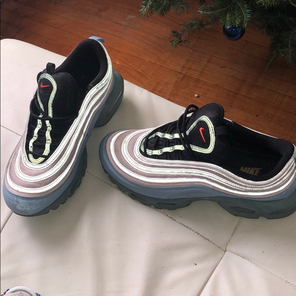 Men’s 8.5 air max 97. Used condition. Good shape